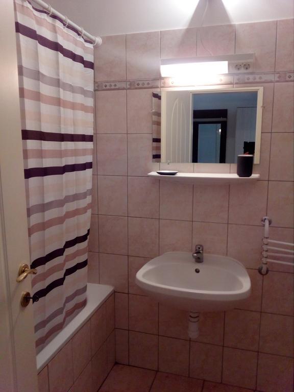 GÓBÉ Apartman Hajduszoboszlo Exterior foto