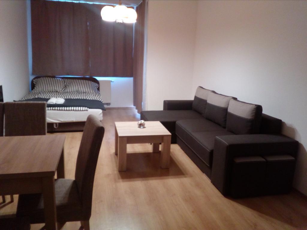 GÓBÉ Apartman Hajduszoboszlo Exterior foto