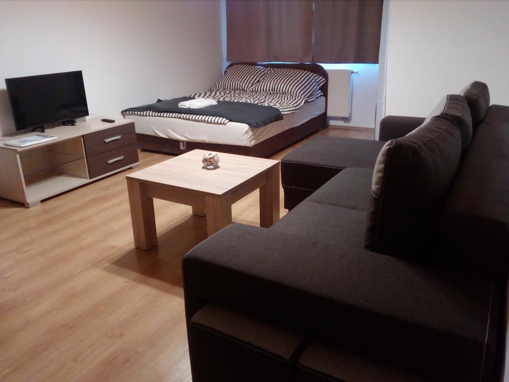 GÓBÉ Apartman Hajduszoboszlo Exterior foto