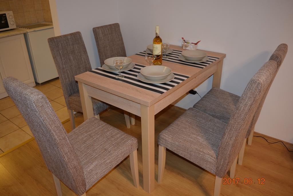 GÓBÉ Apartman Hajduszoboszlo Exterior foto