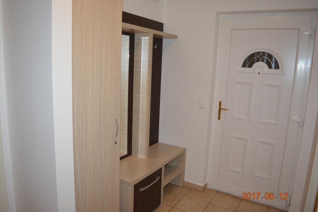 GÓBÉ Apartman Hajduszoboszlo Exterior foto